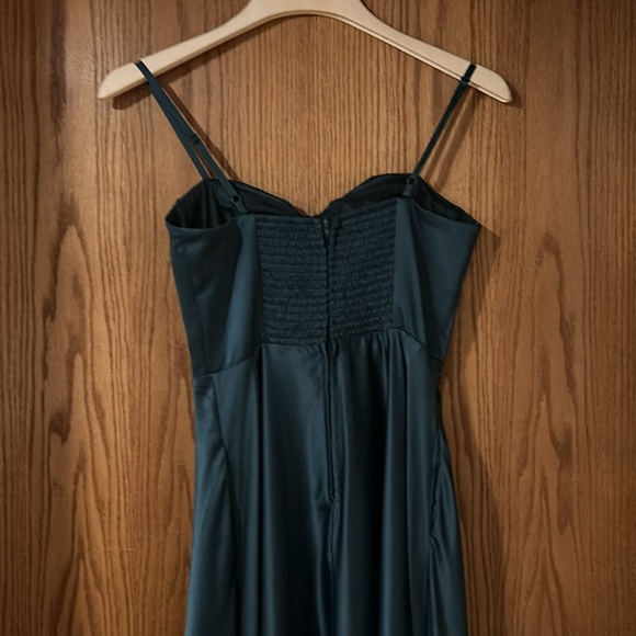 B Darlin Juniors Pleated Bodice High Slit Evening Gown. 
Size 3/4 Hunter Green - Picture 4 of 5